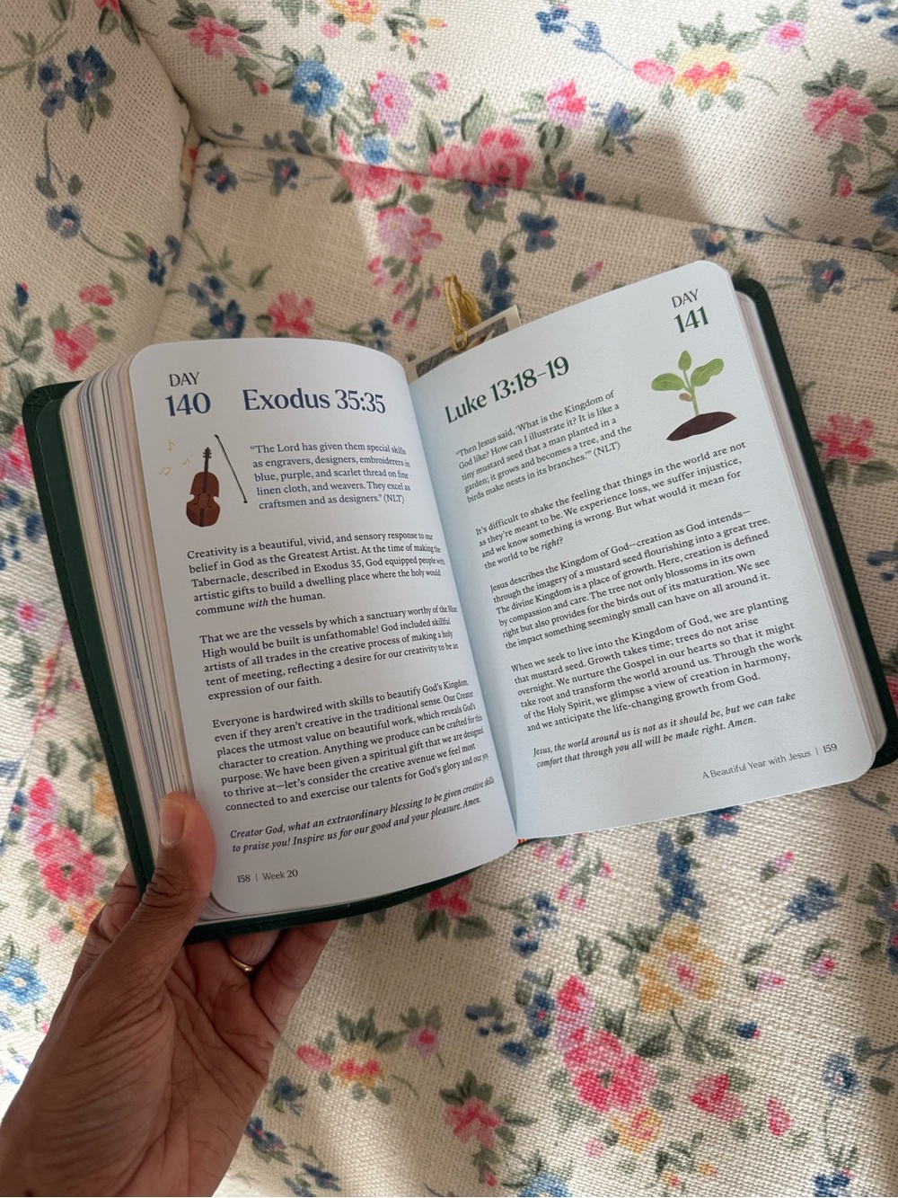 A Beautiful Year with Jesus - Green Devotional Journal by Alabaster - Picture 3 of 3